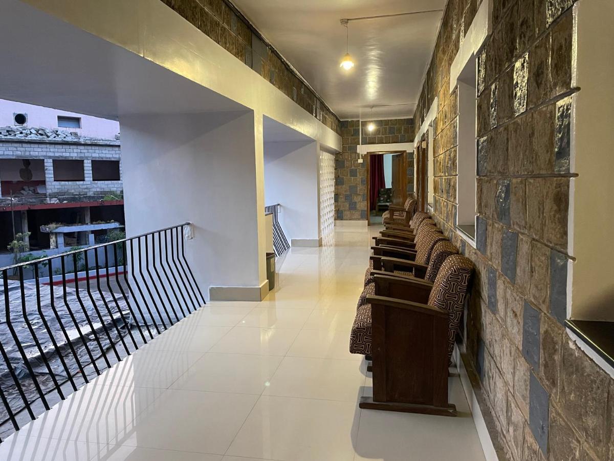 Hotel Caveri Madikeri Εξωτερικό φωτογραφία