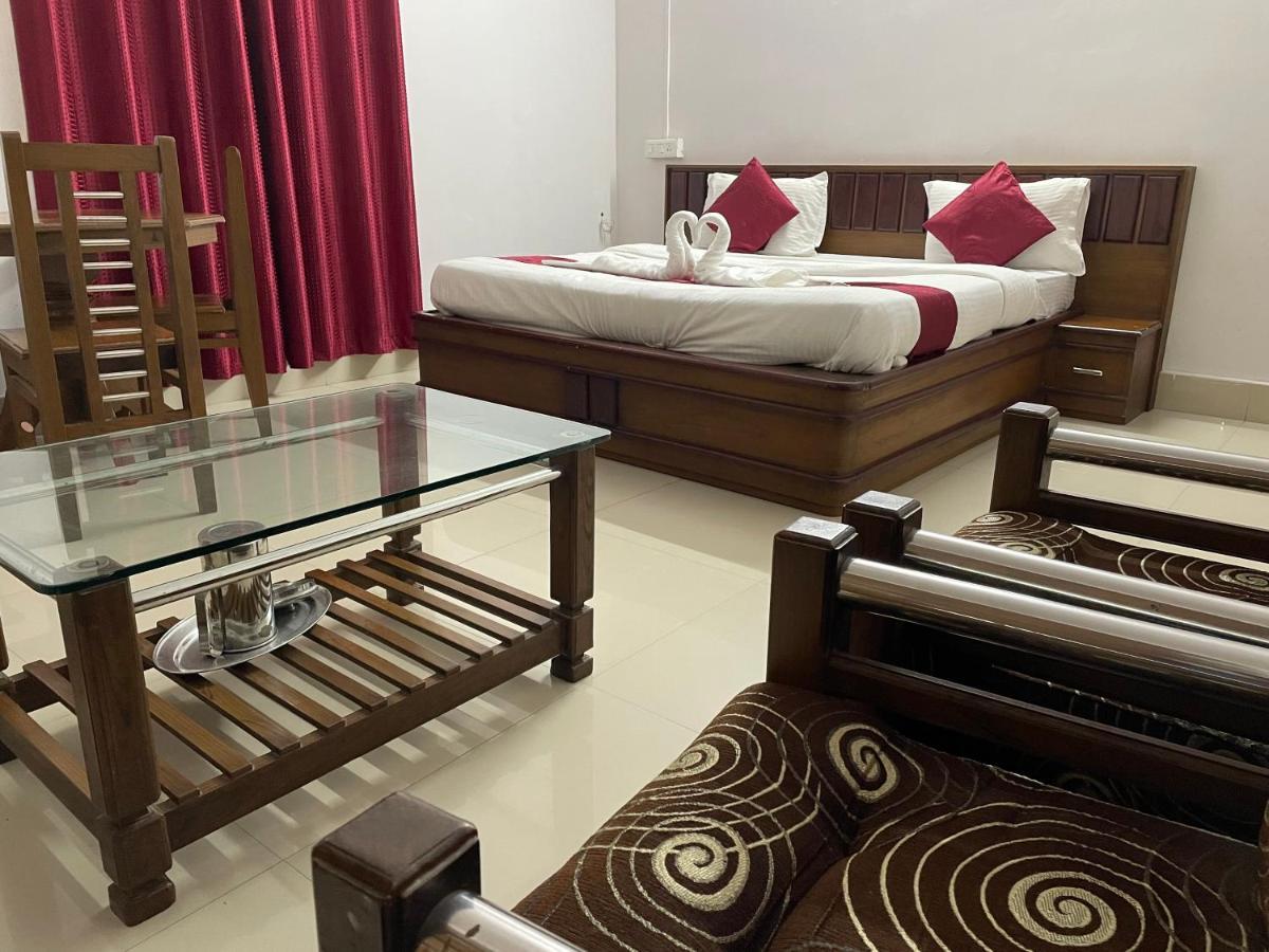 Hotel Caveri Madikeri Εξωτερικό φωτογραφία