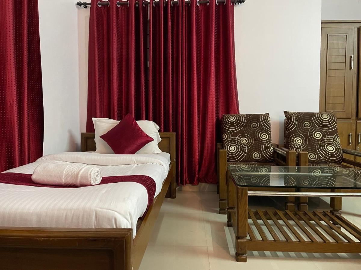 Hotel Caveri Madikeri Εξωτερικό φωτογραφία